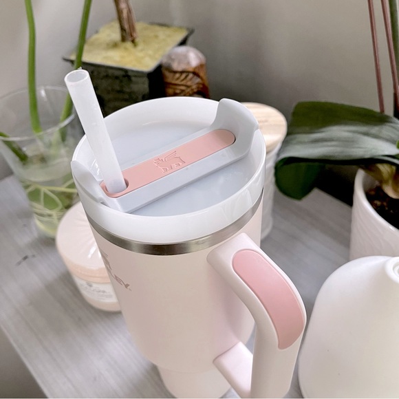 Stanley 40oz Quencher H2.0 Tumbler - Picture 3 of 7